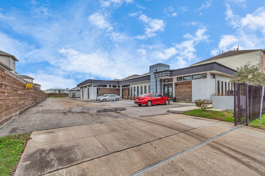 More Photos Of 8703 Meadowcroft Dr, Houston Medical For Lease