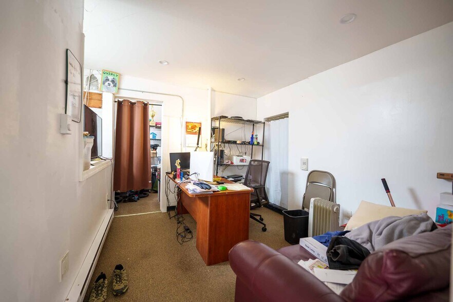 More Photos Of , Flushing Unknown For Sale