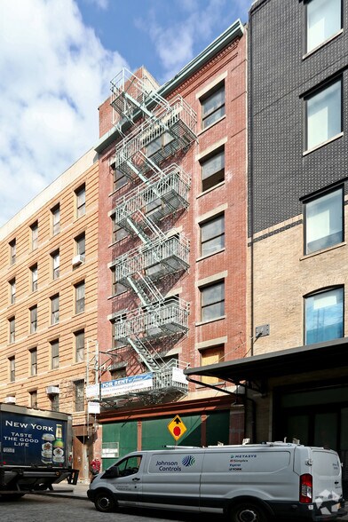 More Photos Of 419 W 13th St, New York Office For Lease
