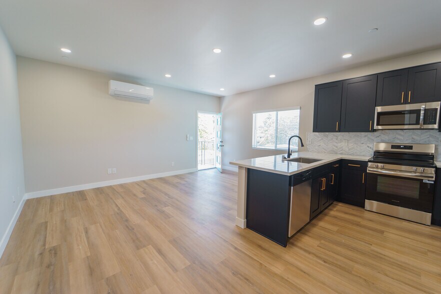 More Photos Of 3363 A St, San Diego Apartments For Sale