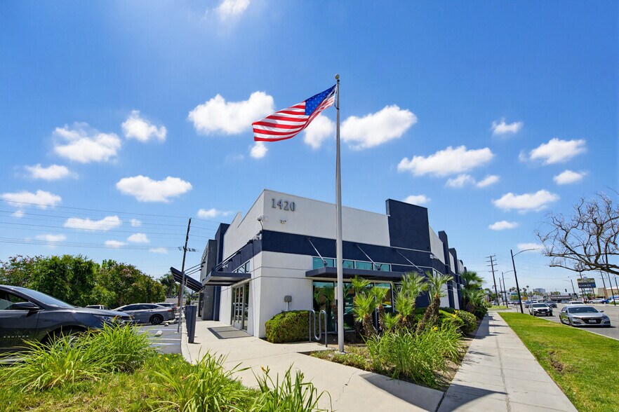 More Photos Of 1420 W Olive Ave, Burbank Office For Sale