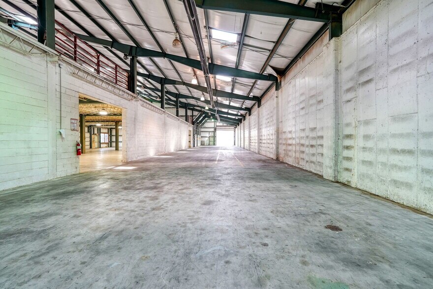 More Photos Of 2 Brewery Ln, Elverson Distribution For Lease