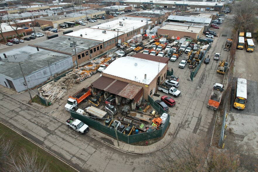 More Photos Of 7306 Central Park Ave, Skokie Industrial For Sale