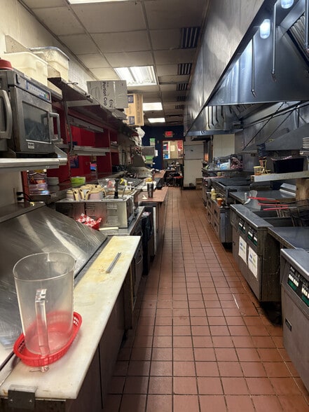 More Photos Of 11166 County Road 37 NE, Albertville Restaurant For Sale