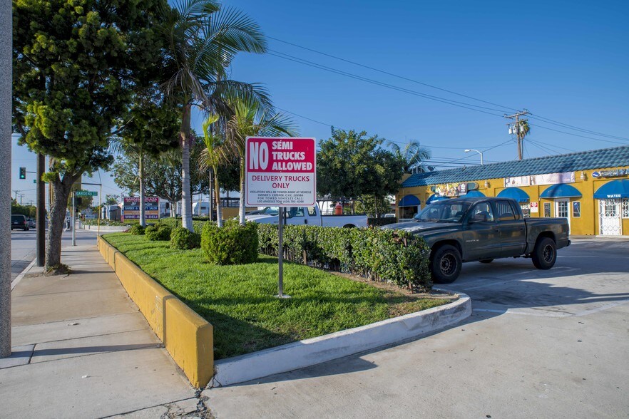 More Photos Of 16502 S Main St, Gardena General Retail For Sale