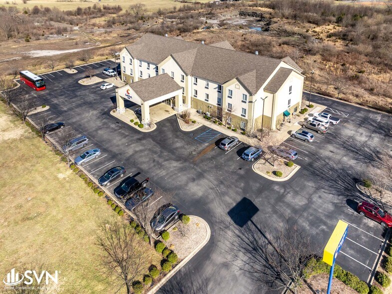 Primary Photo Of 100 Allstar Way, Nicholasville Hotel For Sale