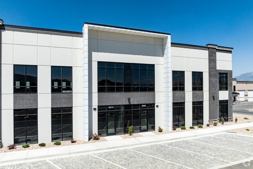 More Photos Of 13927 S 2700 W ln, Bluffdale Flex For Sale