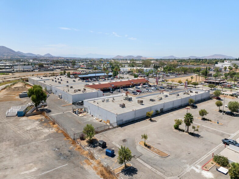 More Photos Of , San Bernardino General Retail For Sale