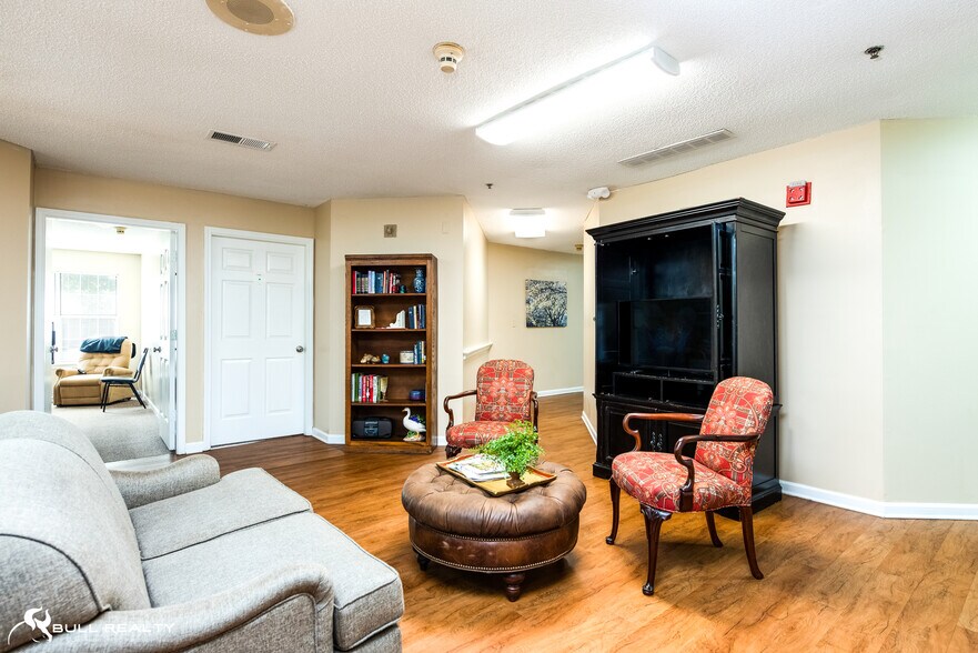 More Photos Of 184 Pine Ln, Washington Assisted Living For Sale