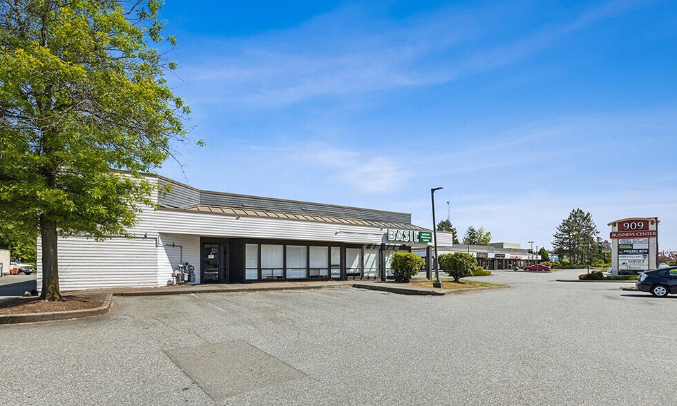 More Photos Of 909 SE Everett Mall Way, Everett General Retail For Sale