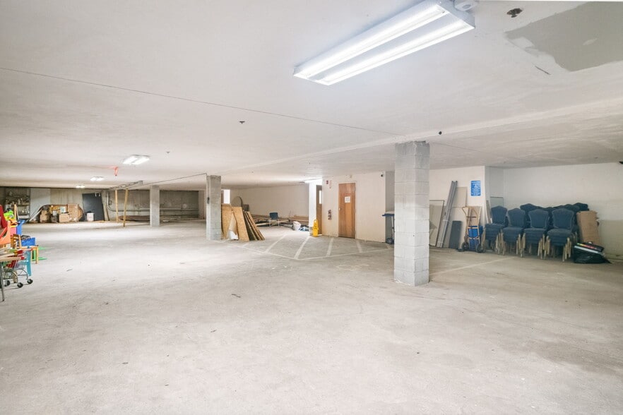 More Photos Of 140 N Franklin St, Holbrook Office For Sale