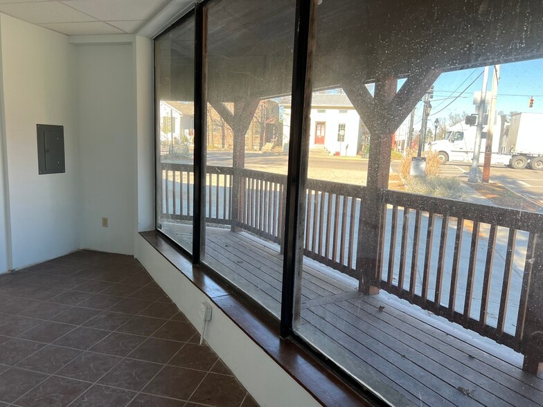 More Photos Of 53 E Market St, Germantown Restaurant For Sale