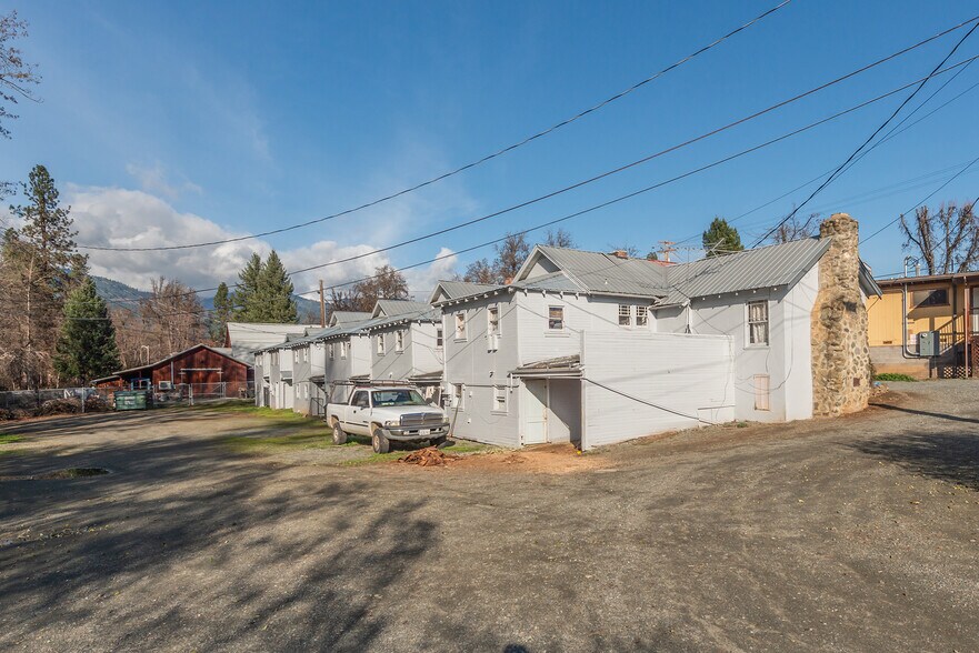 More Photos Of 790 Main St, Weaverville Restaurant For Sale