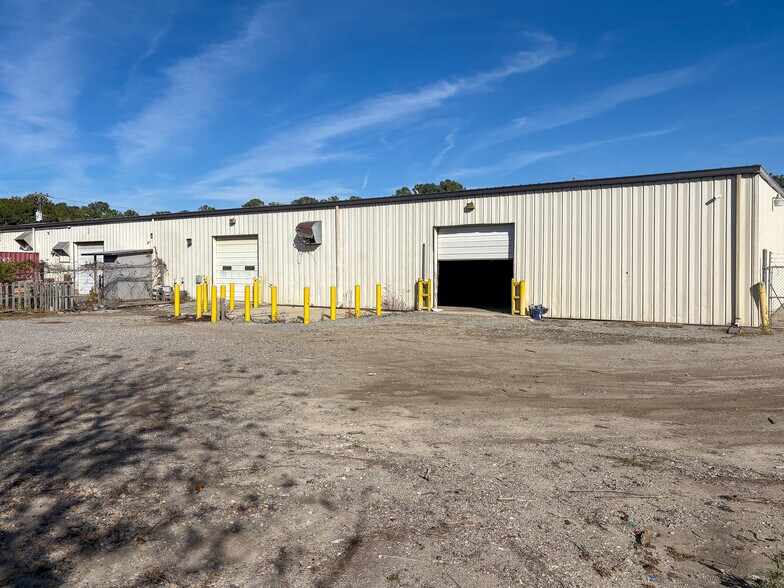 More Photos Of 220 Eagle Rd, Goose Creek Light Distribution For Lease