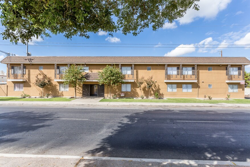 More Photos Of 3143 S H St, Bakersfield Apartments For Sale