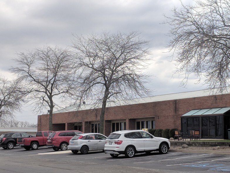 More Photos Of 1603-1611 Morrissey Dr, Bloomington Unknown For Lease