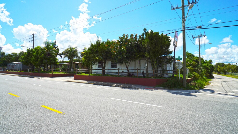 925 Cheney Hwy, Titusville, FL 32780 Manufactured Housing Mobile Home