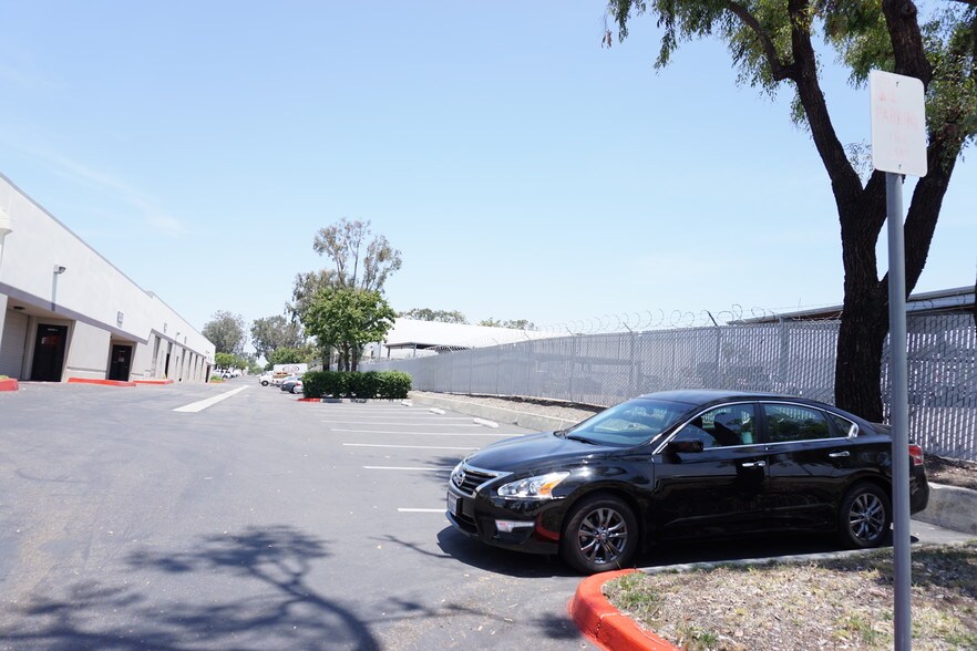 More Photos Of 7370 Opportunity Rd, San Diego Warehouse For Lease