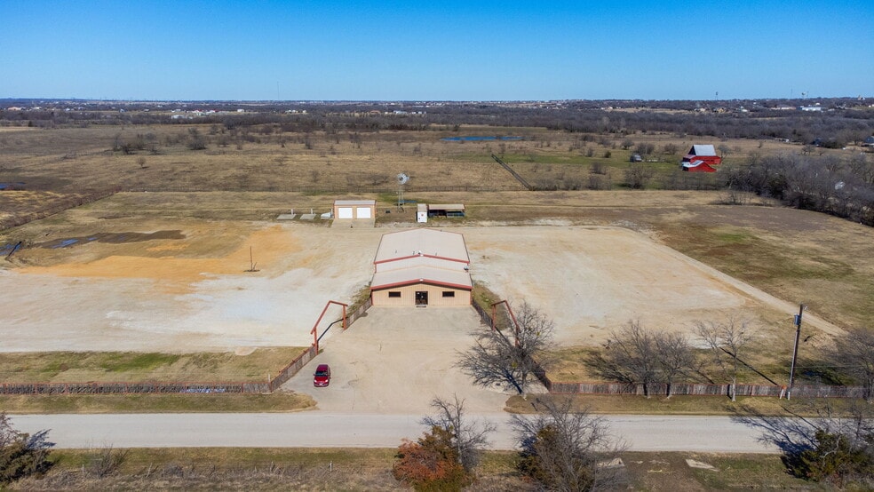 More Photos Of 7240 Jackson Rd, Krum Light Manufacturing For Lease