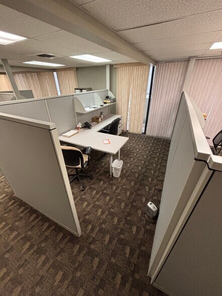 More Photos Of 456 Fulton St, Peoria Office For Sale