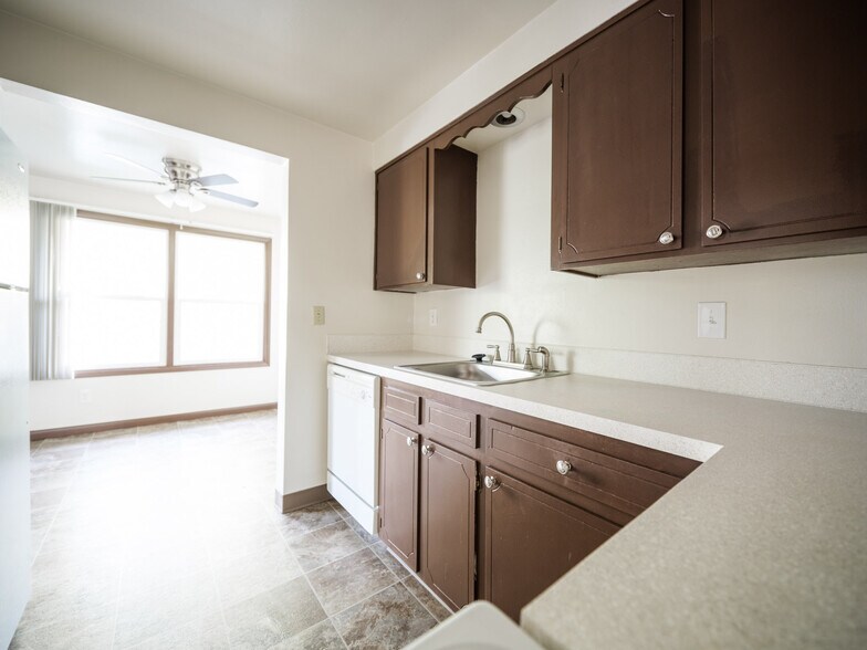 More Photos Of 302 Monmouth Ave S, Monmouth Apartments For Sale