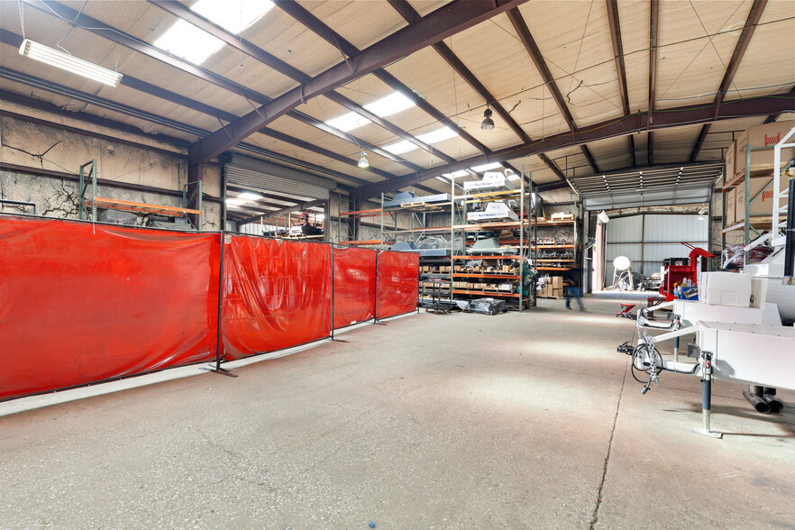 More Photos Of 4931 Grisham Dr, Rowlett Warehouse For Lease