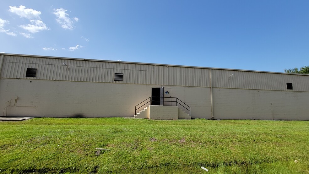 More Photos Of 10207-10235 General Dr, Orlando Warehouse For Lease