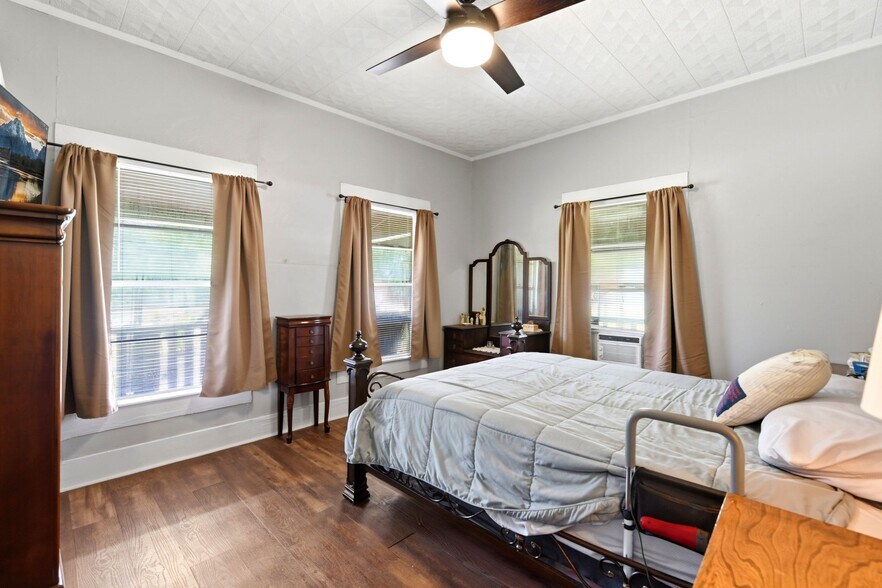 More Photos Of 9282 State Highway 75 S, New Waverly Freestanding For Sale