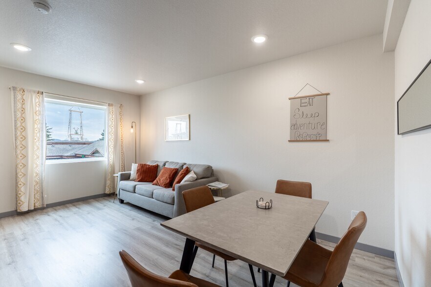 More Photos Of 632 Mount Rushmore Rd, Custer Specialty For Sale