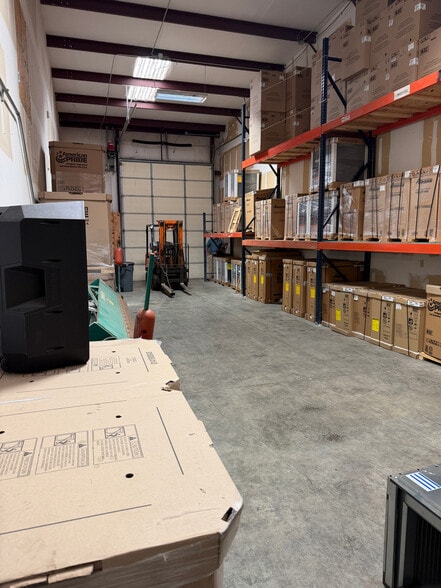 More Photos Of 6603 Royal St, Pleasant Valley Industrial For Lease