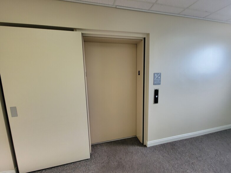More Photos Of 411-423 N Orem Blvd, Orem Medical For Lease
