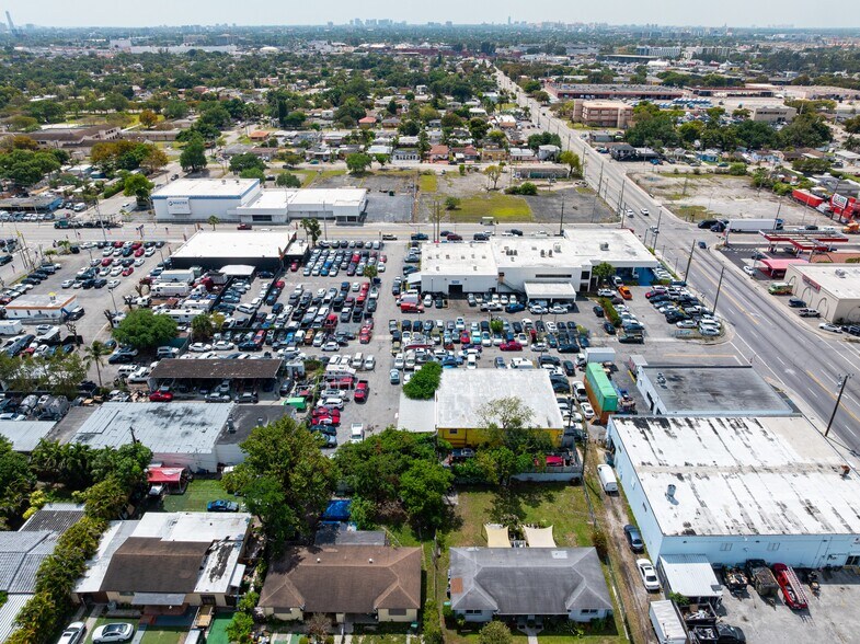 More Photos Of 3199 NW 36th St, Miami Auto Dealership For Lease