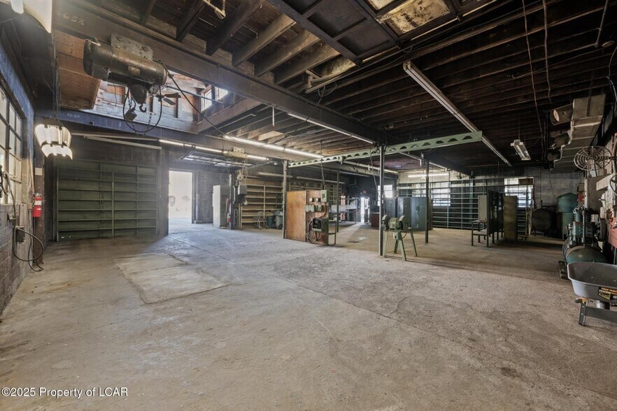 More Photos Of 36 Atherton Ave, Wyoming Warehouse For Sale