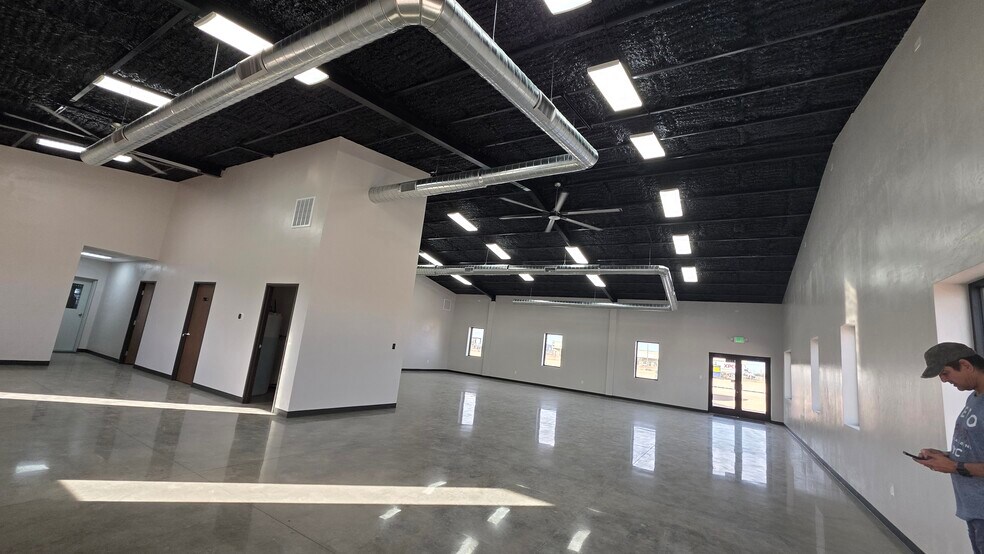 More Photos Of 3609 S County 1232 Rd, Midland Warehouse For Lease