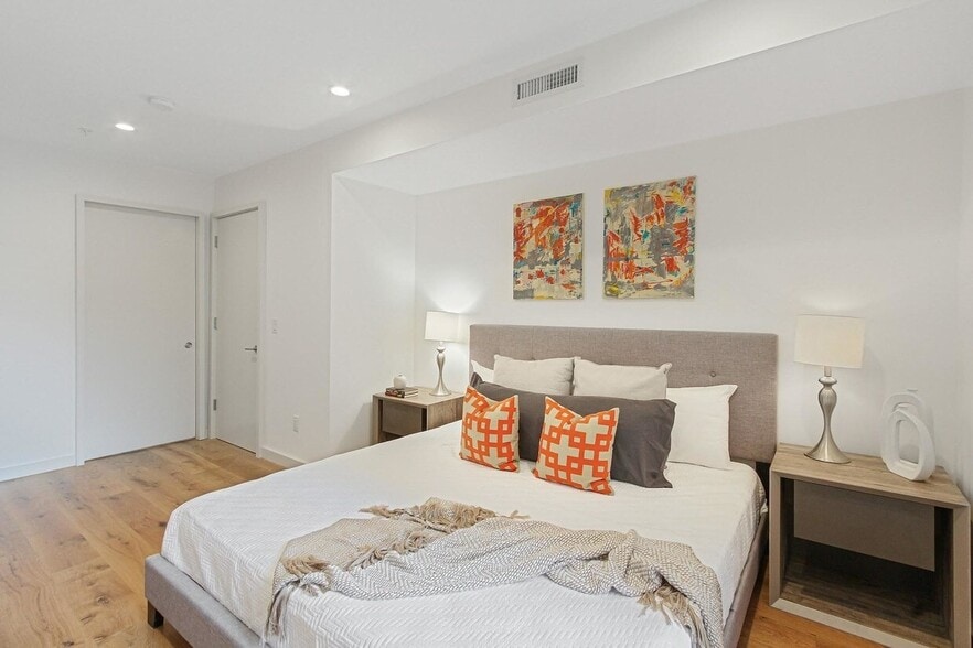 More Photos Of 362 W Broadway, South Boston Apartments For Sale