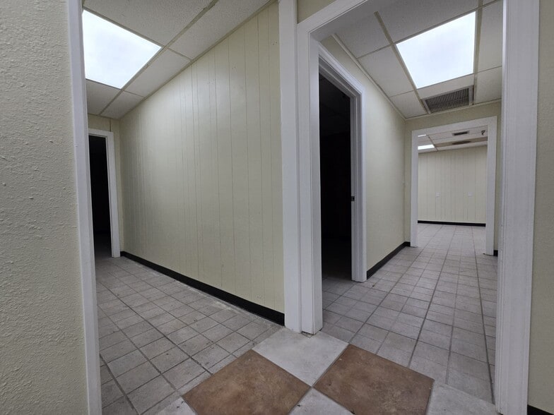 More Photos Of 5401 Sligh Ave, Tampa Industrial For Lease