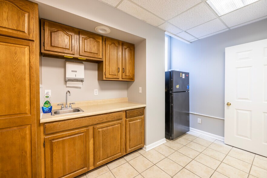 More Photos Of 2 W Main St, Victor Storefront Retail Office For Lease