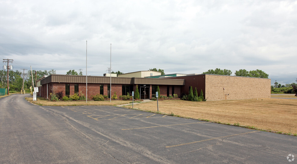 Primary Photo Of 3279 Grand Island Blvd, Grand Island Warehouse For Sale