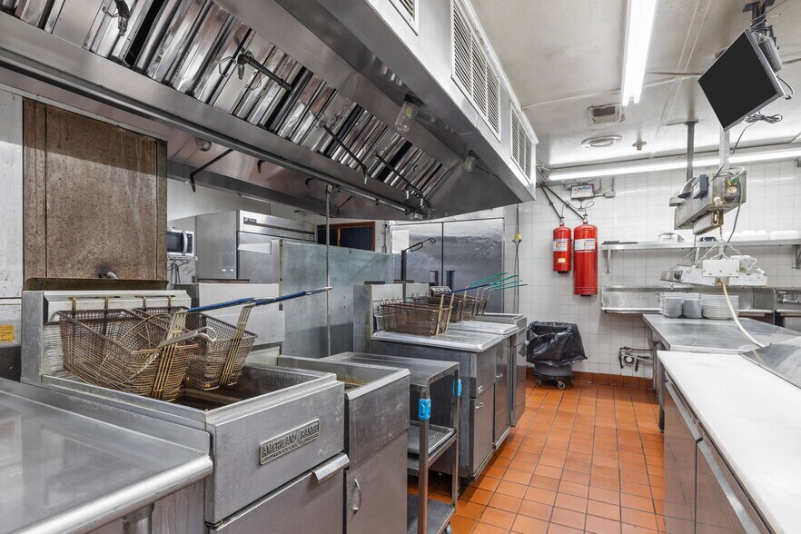 More Photos Of 2383 Hwy 58, Swansboro Restaurant For Sale