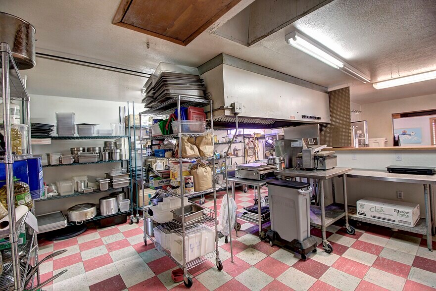 More Photos Of 700 9th St W, Columbia Falls Restaurant For Sale