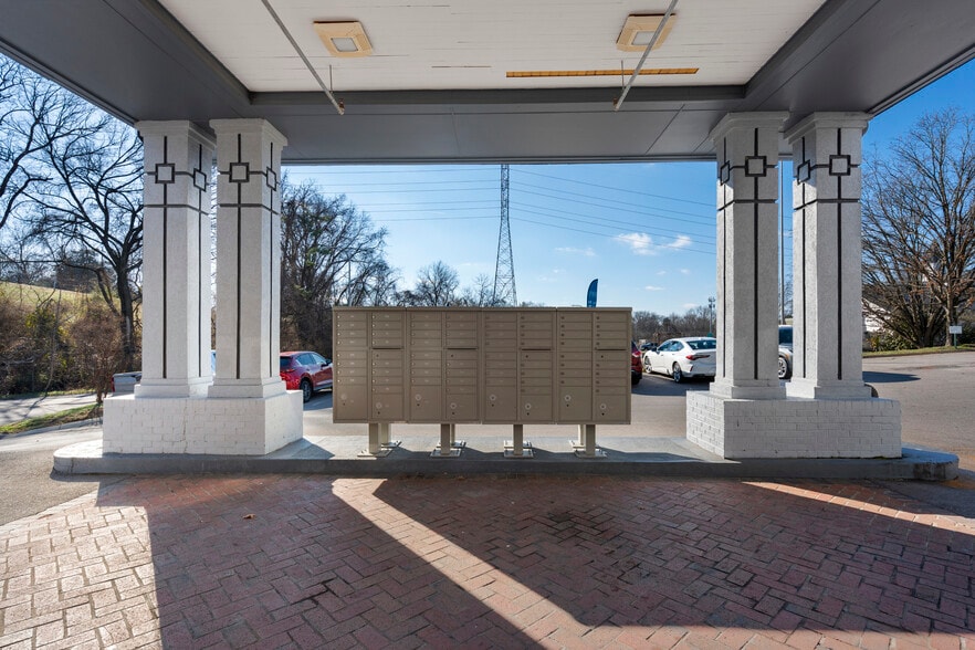 More Photos Of 2425 Atrium Way, Nashville Apartments For Sale