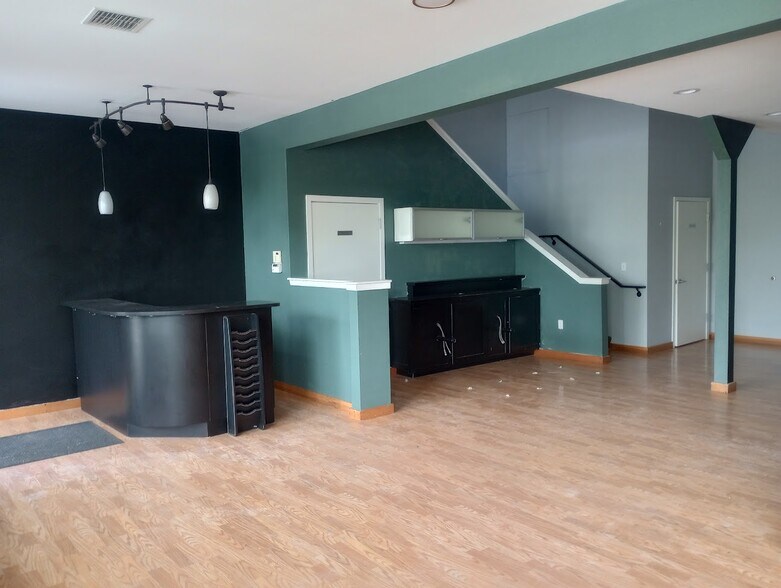 More Photos Of 115-127 Kellogg Rd, Bellingham Unknown For Lease