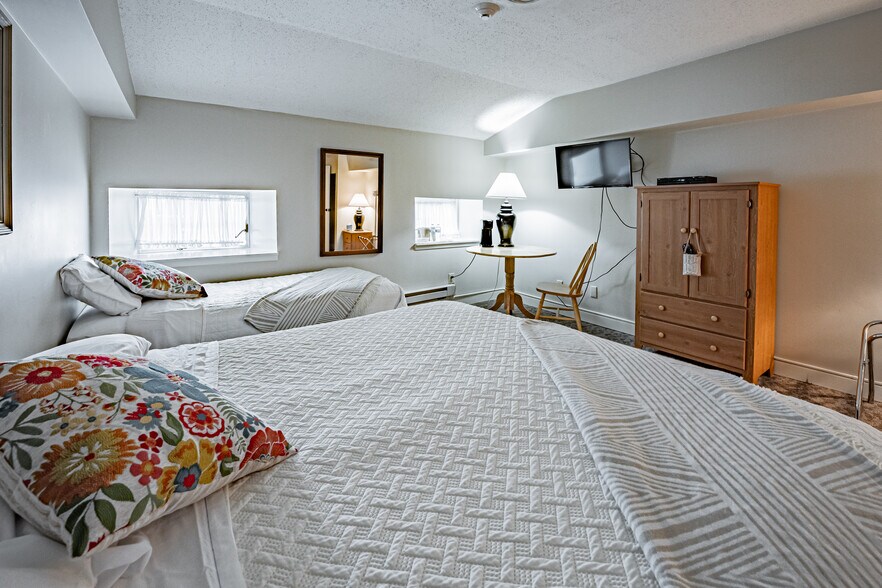 More Photos Of 310 Lake St, Wilson Hotel For Sale