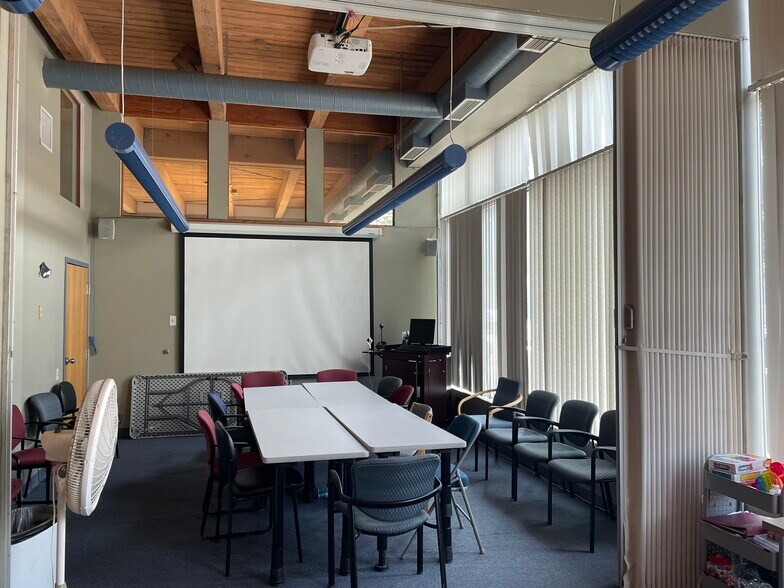 More Photos Of 2542 W North Ave, Chicago Office For Sale