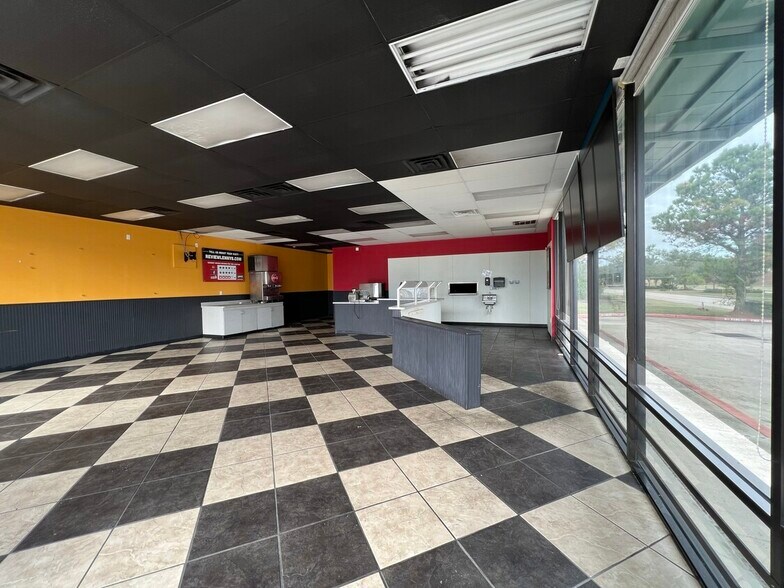 More Photos Of 9025 N Sam Houston Pky E, Humble Unknown For Lease