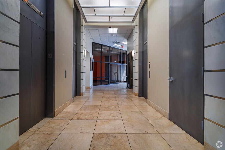 More Photos Of 6100 Bandera Rd, San Antonio Office For Lease