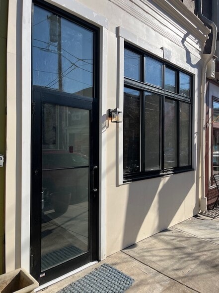 More Photos Of 763 S 4th St, Philadelphia Storefront Retail Office For Lease