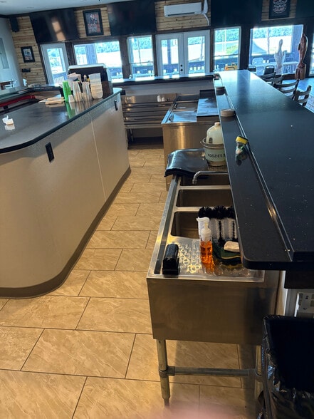 More Photos Of 1565 Riverview St, Portage Des Sioux General Retail For Sale