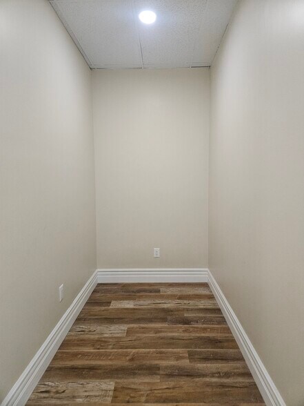 More Photos Of 1241 S Fairfax Ave, Los Angeles Storefront Retail Office For Lease