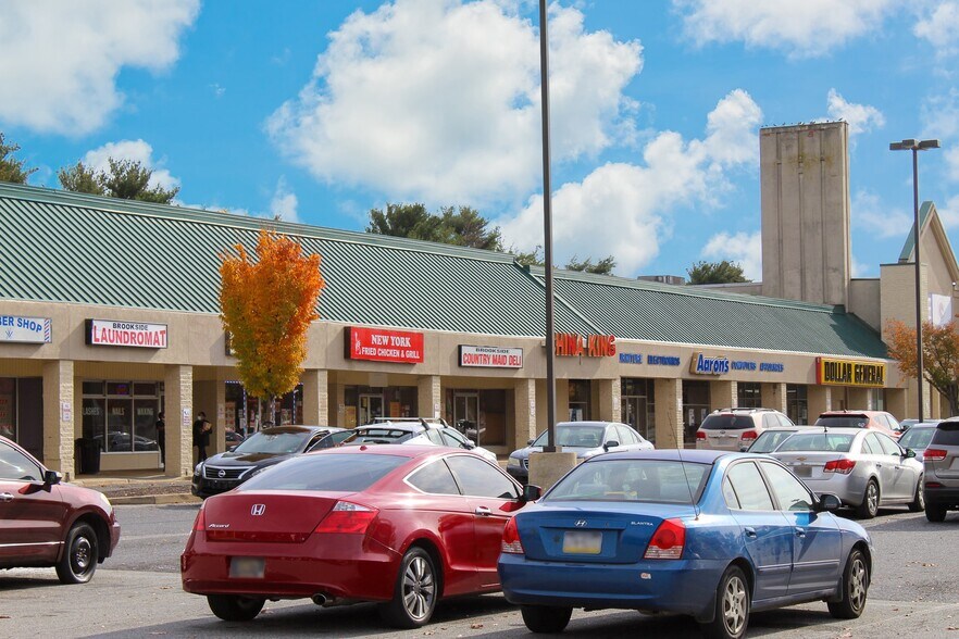 More Photos Of 19-81 Marrows Rd, Newark Unknown For Lease